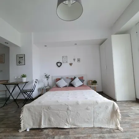 Apartment Exer *